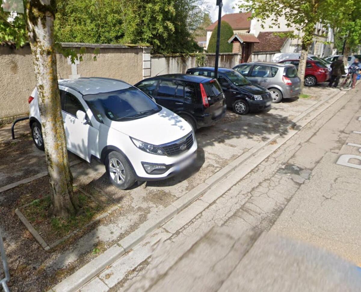 Maison De Avec Parking Gratuit * Chablis
